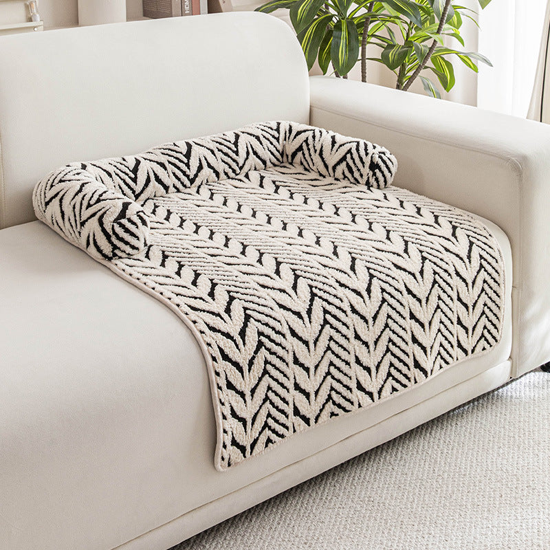 PeakPaw Plush Anti-Slip Pet Bed Mat – Thick Cozy Dog & Cat Sleeping Cushion (60×80 / 80×90cm)